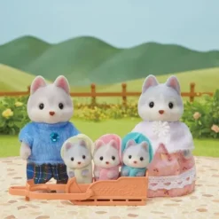 Epoch 5636 Sylvanian Families Husky Family Hot